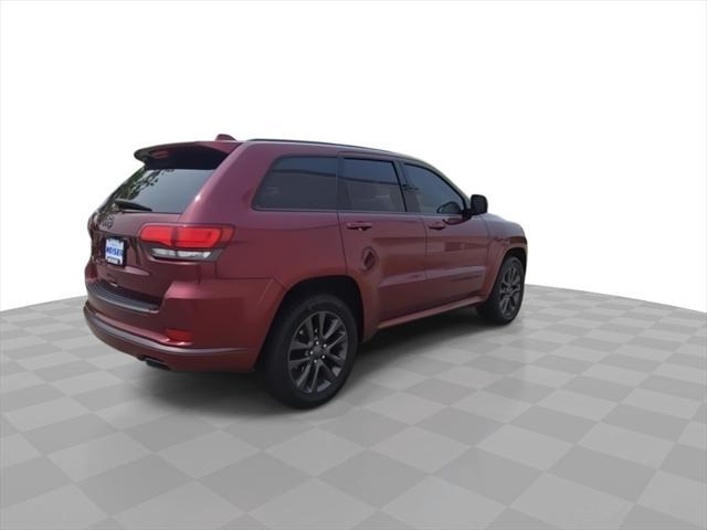 Photo of 2018 Velvet Red Pearlcoat Jeep Grand Cherokee