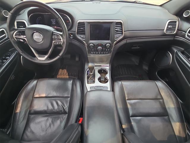 Photo of 2018 Velvet Red Pearlcoat Jeep Grand Cherokee