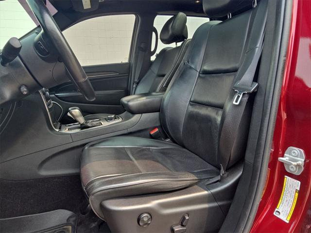 Photo of 2018 Velvet Red Pearlcoat Jeep Grand Cherokee