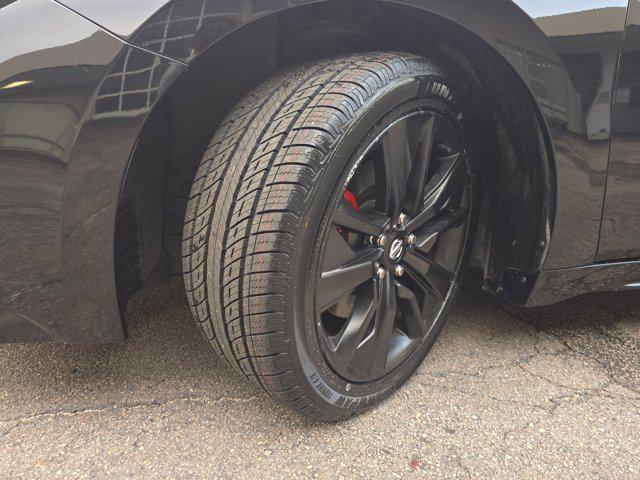 Photo of 2019 Super Black Nissan Maxima