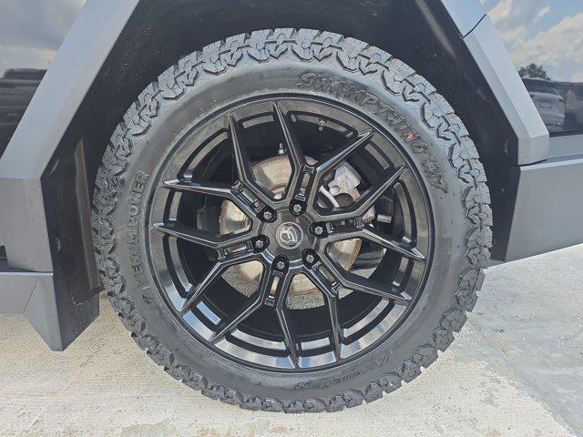Photo of 2024 Stainless Steel Tesla Cybertruck