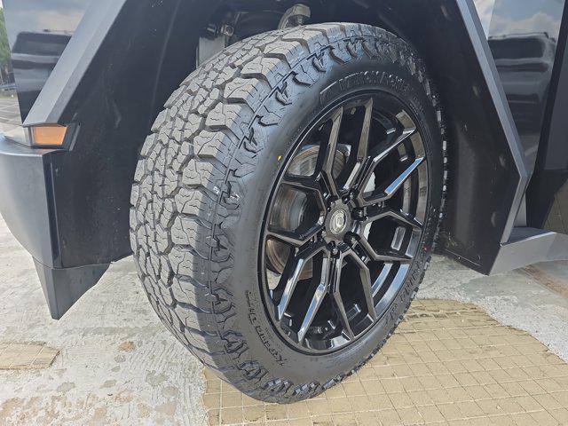 Photo of 2024 Stainless Steel Tesla Cybertruck