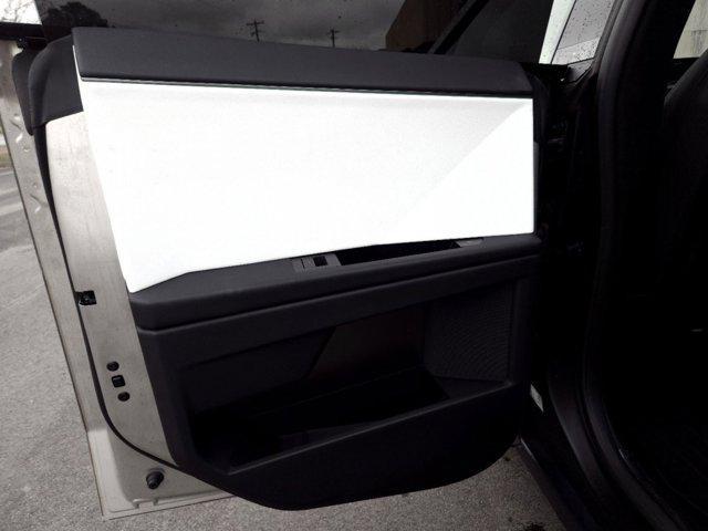 Photo of 2024 Stainless Steel Tesla Cybertruck