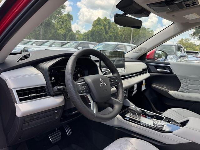 Photo of 2025  Mitsubishi Outlander