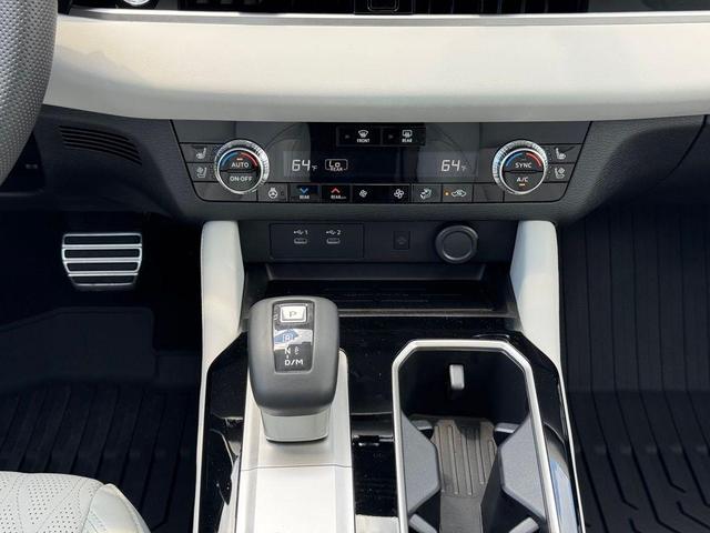 Photo of 2025  Mitsubishi Outlander