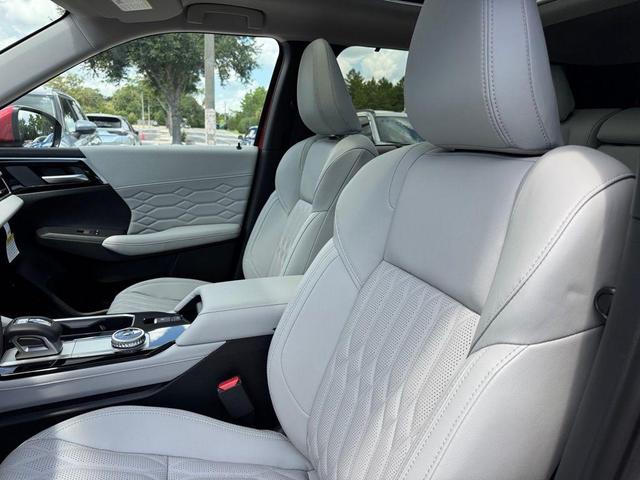 Photo of 2025  Mitsubishi Outlander