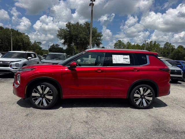 Photo of 2025  Mitsubishi Outlander