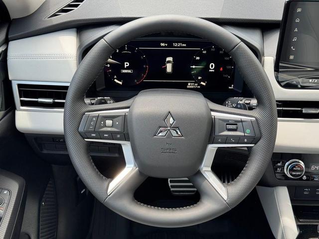 Photo of 2025  Mitsubishi Outlander
