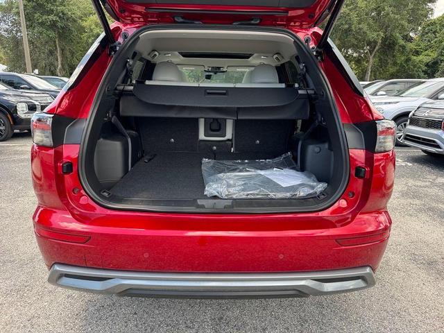 Photo of 2025  Mitsubishi Outlander