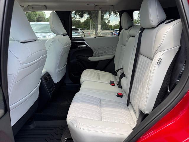 Photo of 2025  Mitsubishi Outlander