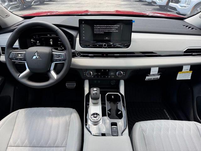 Photo of 2025  Mitsubishi Outlander
