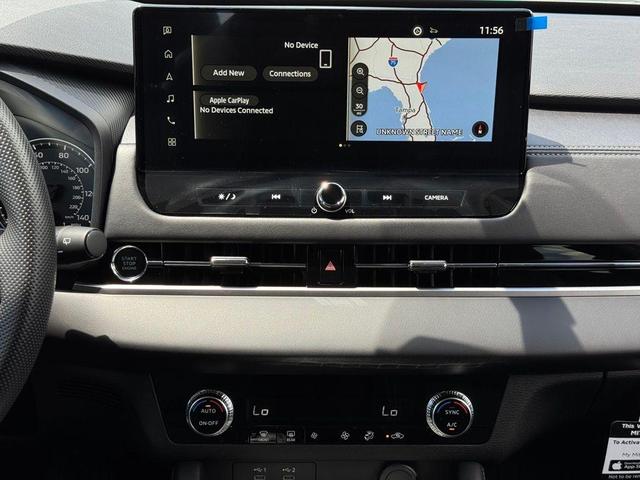 Photo of 2025 Silver Alloy Mitsubishi Outlander