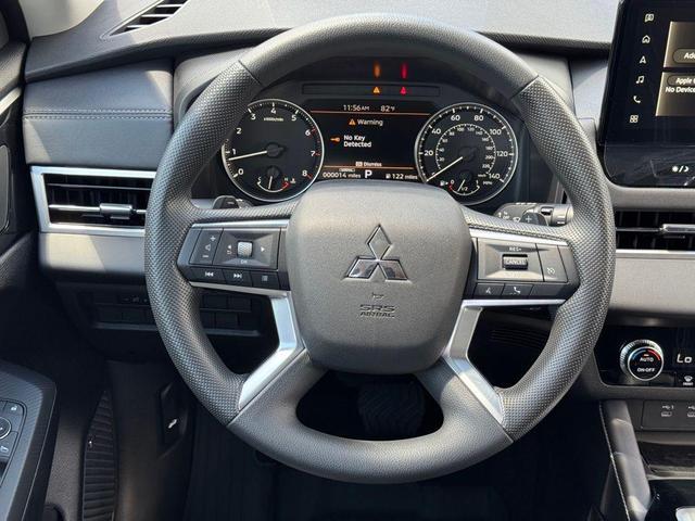 Photo of 2025 Silver Alloy Mitsubishi Outlander