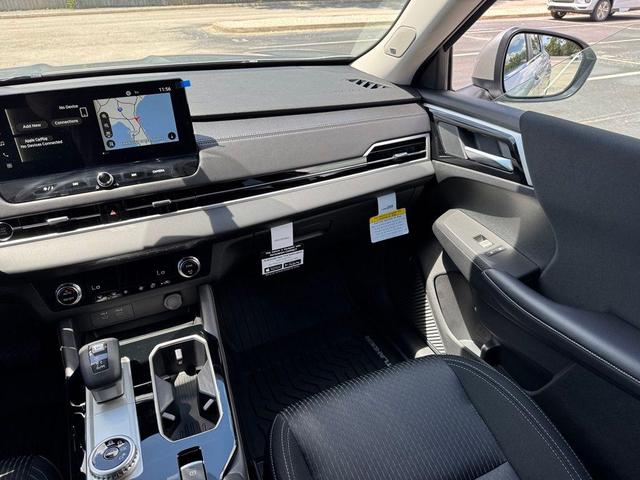 Photo of 2025 Silver Alloy Mitsubishi Outlander