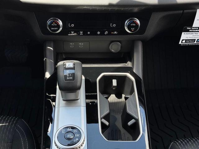 Photo of 2025 Silver Alloy Mitsubishi Outlander