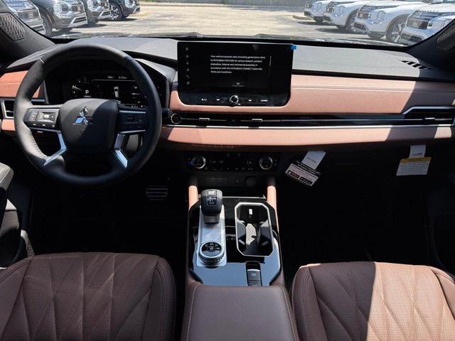 Photo of 2025 Graphite Gray Mitsubishi Outlander