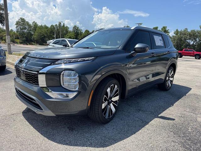Photo of 2025 Graphite Gray Mitsubishi Outlander