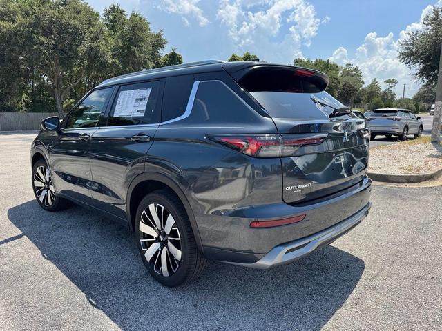 Photo of 2025 Graphite Gray Mitsubishi Outlander
