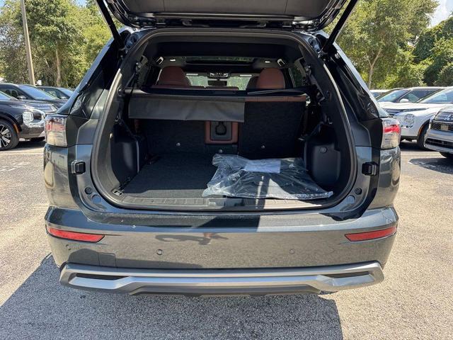Photo of 2025 Graphite Gray Mitsubishi Outlander