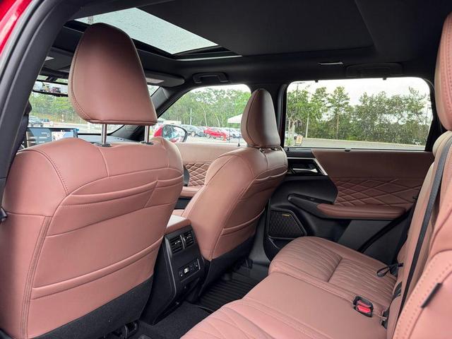 Photo of 2025  Mitsubishi Outlander