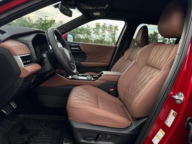 Photo of 2025  Mitsubishi Outlander