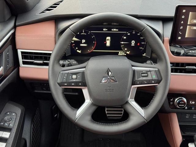 Photo of 2025  Mitsubishi Outlander
