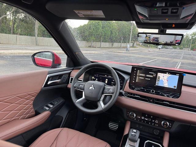 Photo of 2025  Mitsubishi Outlander