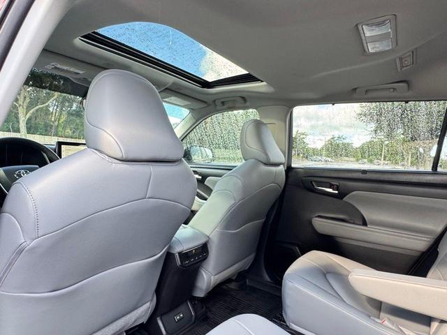 Photo of 2024 Ruby Flare Pearl Toyota Highlander