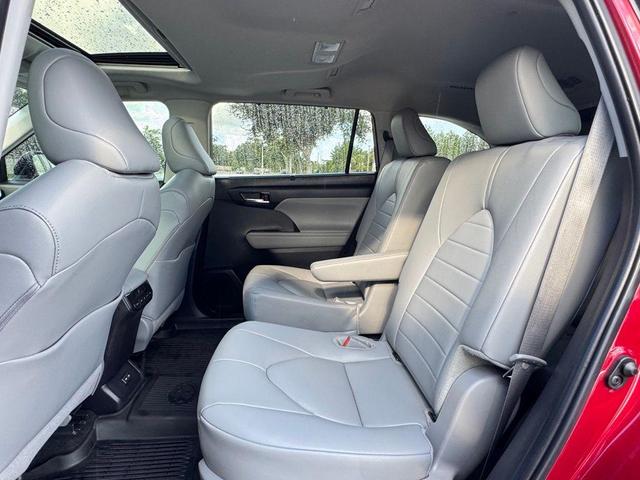Photo of 2024 Ruby Flare Pearl Toyota Highlander