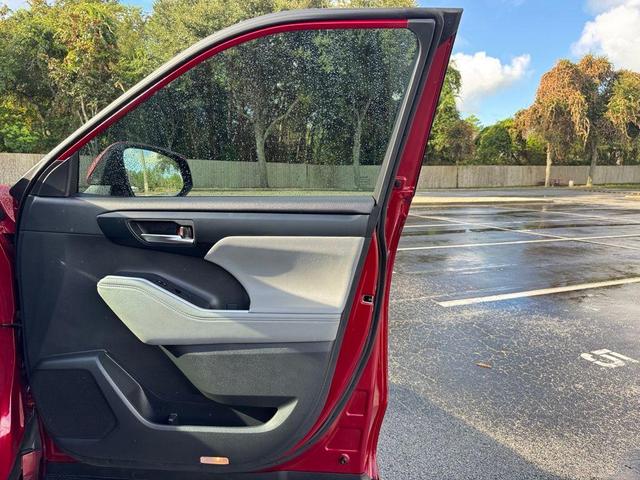 Photo of 2024 Ruby Flare Pearl Toyota Highlander