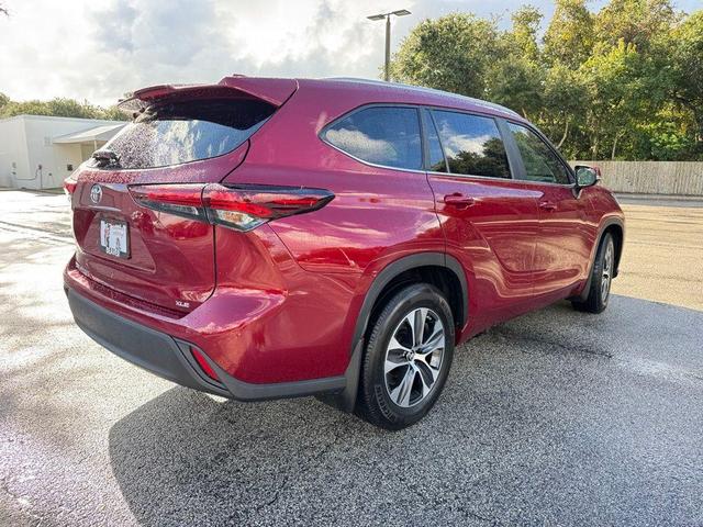 Photo of 2024 Ruby Flare Pearl Toyota Highlander