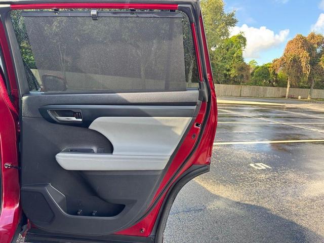 Photo of 2024 Ruby Flare Pearl Toyota Highlander