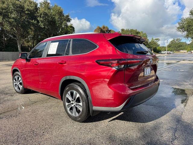 Photo of 2024 Ruby Flare Pearl Toyota Highlander