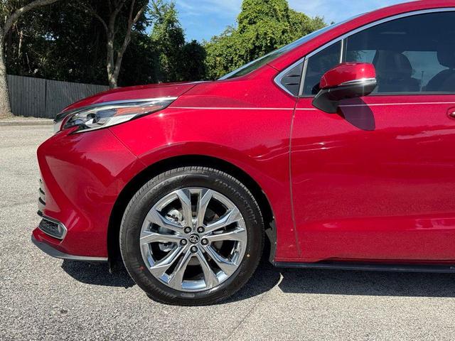 Photo of 2022 Ruby Flare Pearl Toyota Sienna