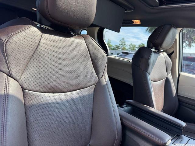 Photo of 2022 Ruby Flare Pearl Toyota Sienna