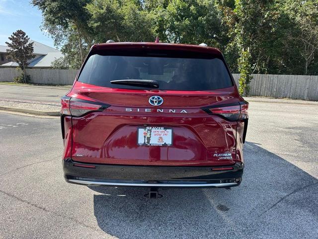 Photo of 2022 Ruby Flare Pearl Toyota Sienna