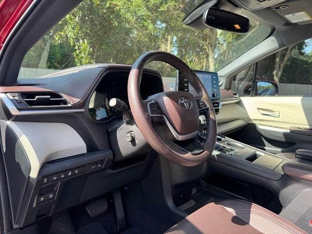 Photo of 2022 Ruby Flare Pearl Toyota Sienna