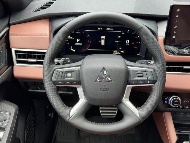 Photo of 2025 Graphite Gray Mitsubishi Outlander