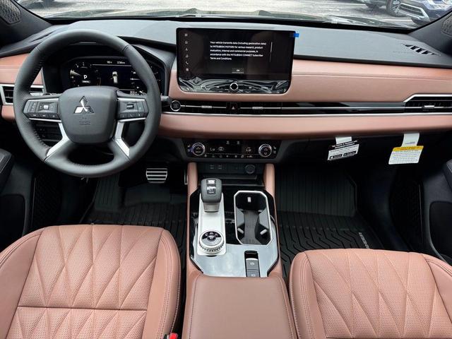 Photo of 2025 Graphite Gray Mitsubishi Outlander