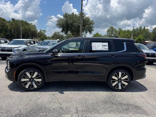 Photo of 2025 Black Mitsubishi Outlander