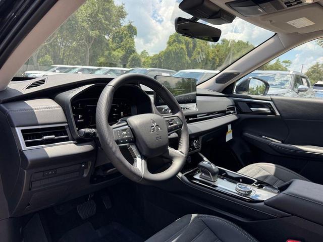 Photo of 2025 Black Mitsubishi Outlander