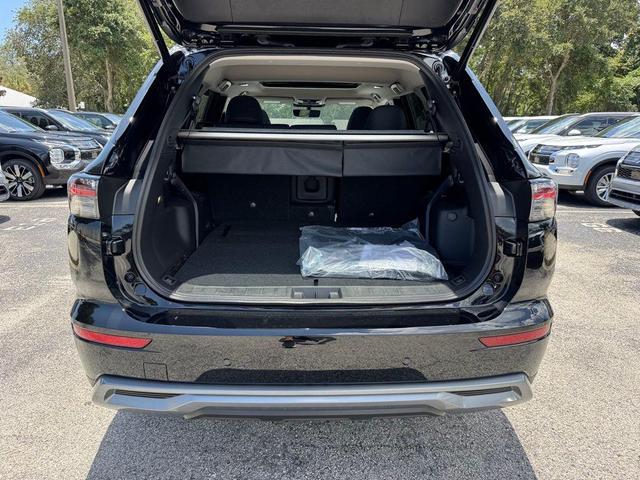 Photo of 2025 Black Mitsubishi Outlander