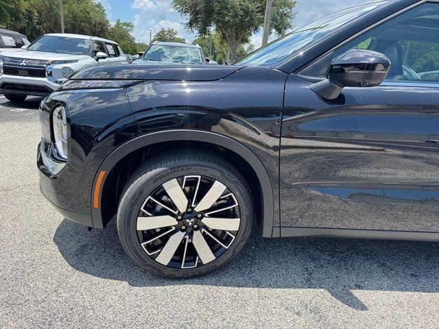 Photo of 2025 Black Mitsubishi Outlander