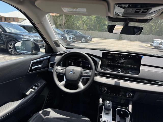 Photo of 2025 Black Mitsubishi Outlander