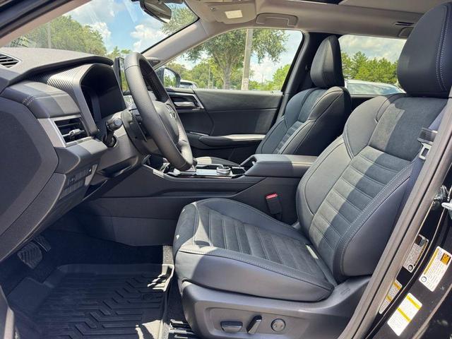 Photo of 2025 Black Mitsubishi Outlander
