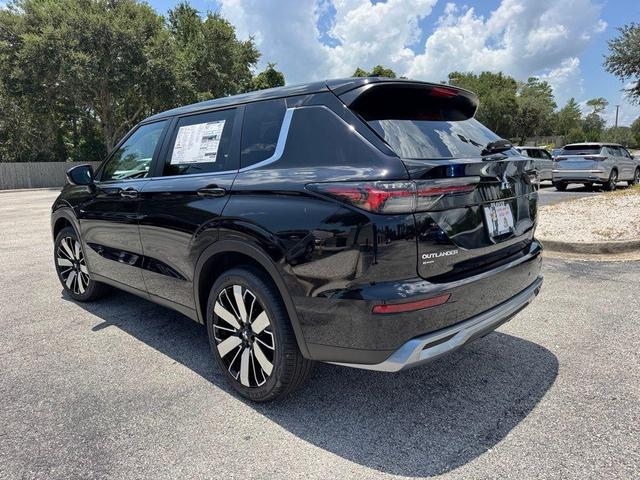Photo of 2025 Black Mitsubishi Outlander