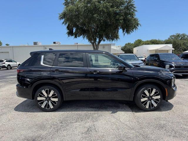 Photo of 2025 Black Mitsubishi Outlander