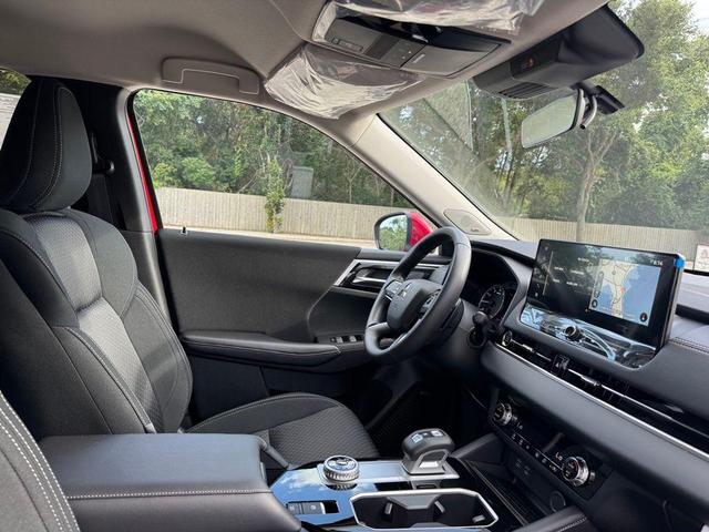 Photo of 2025 Diamond Mitsubishi Outlander