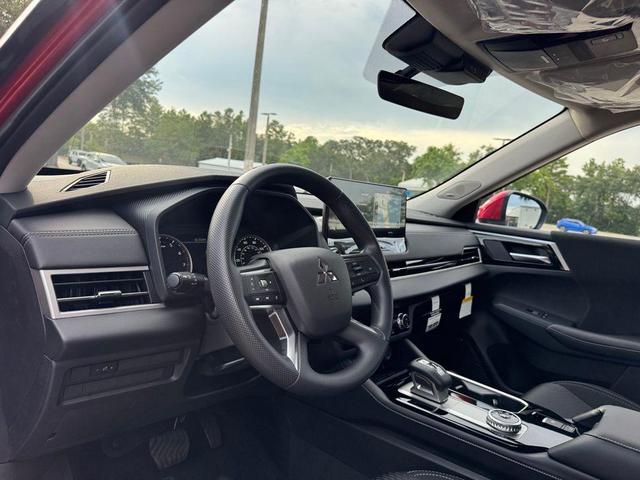 Photo of 2025 Diamond Mitsubishi Outlander