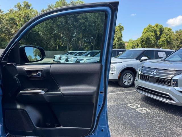 Photo of 2018 Cavalry Blue Toyota Tacoma